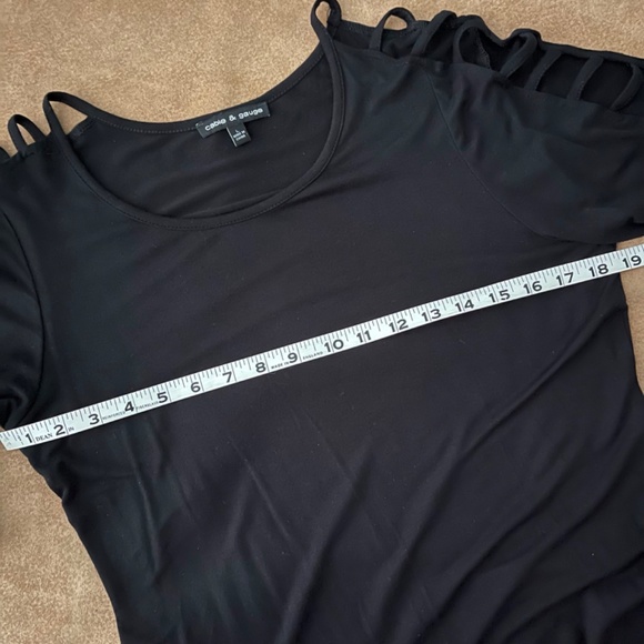 Cable and Gauge 3/4 Length Peek a Boo Sleeve Black Size Large - Picture 7 of 12